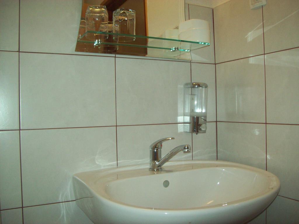 Rooms Vuksa Donji Lapac Pokoj fotografie