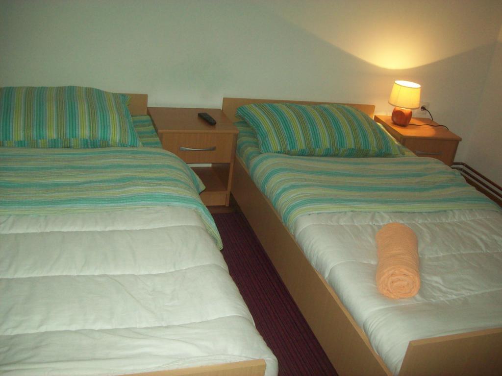Rooms Vuksa Donji Lapac Pokoj fotografie